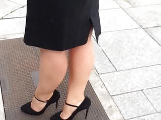 Secretary in heels 